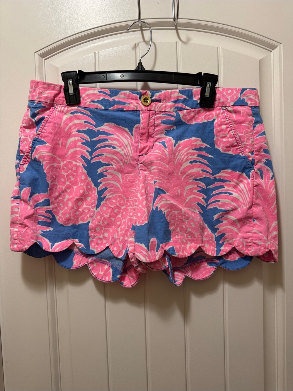 Lilly Pulitzer Buttercup Scallop shorts “Little Flamenco” print ~ size 12